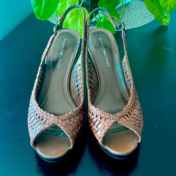 Bandolino Woven Leather, Peep-Toe, 3.5” Heels - Picture 2 of 5